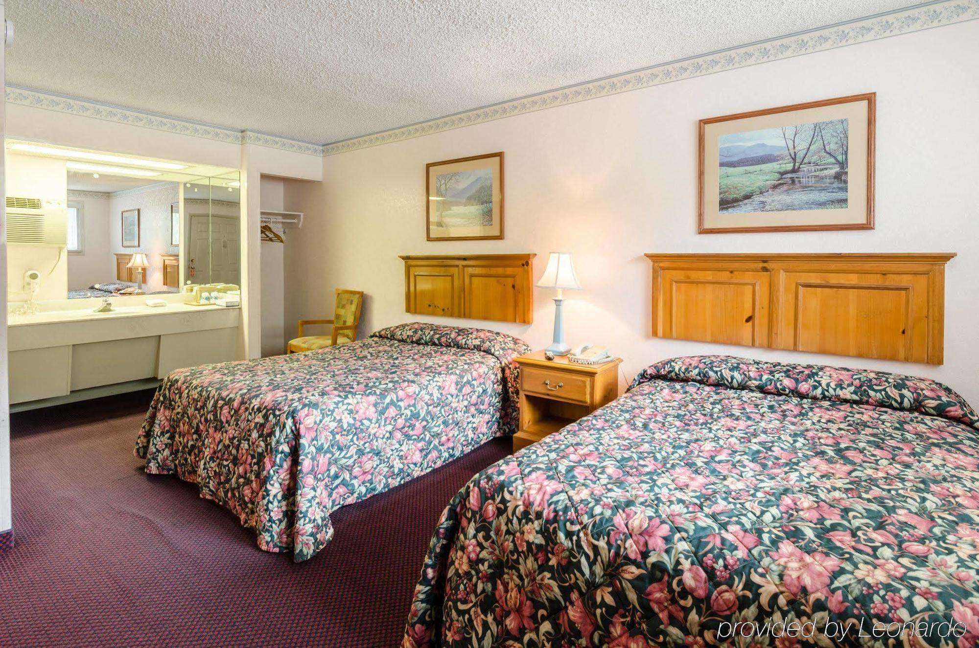 Highland Hills Motel & Cabins Boone Ngoại thất bức ảnh